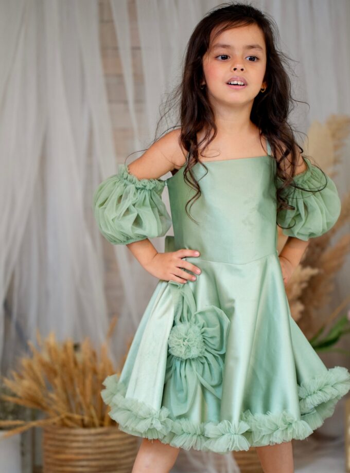 Green dress with back bow embroidery