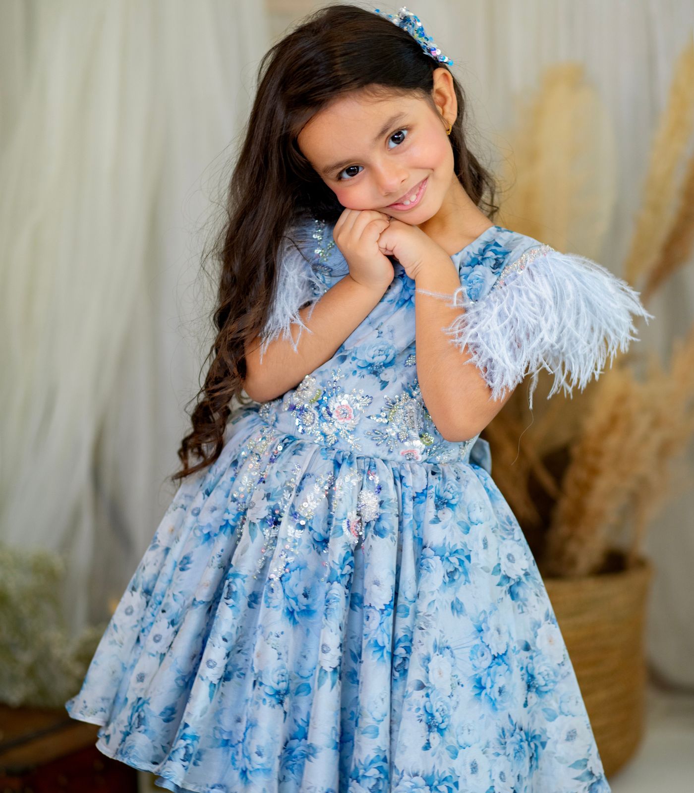 Blue winter roses with fur - Image 8